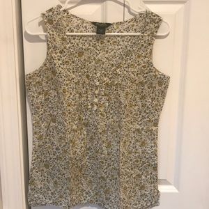 Floral tank with buttons
